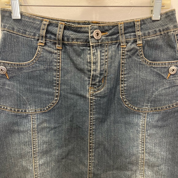Vintage denim skirt - Picture 2 of 6